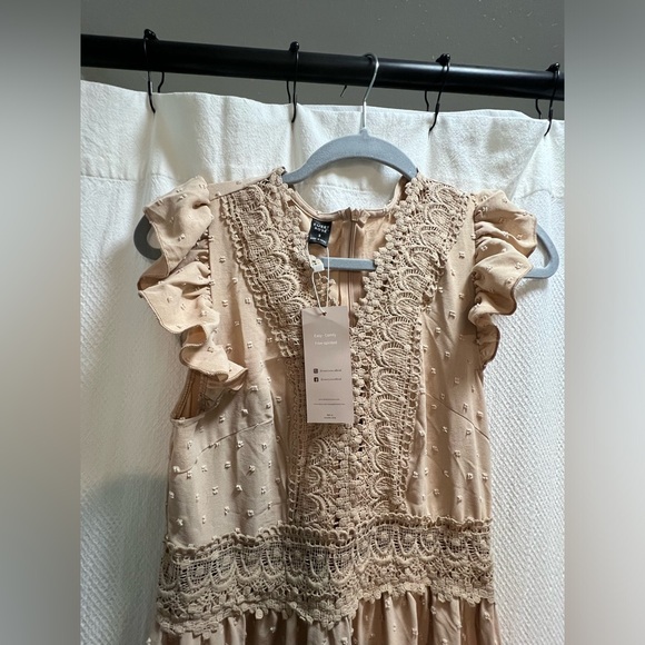NWT Emery Rose Guipure Lace Insert Ruffle Hem Dress Apricot Small boho - Picture 5 of 8